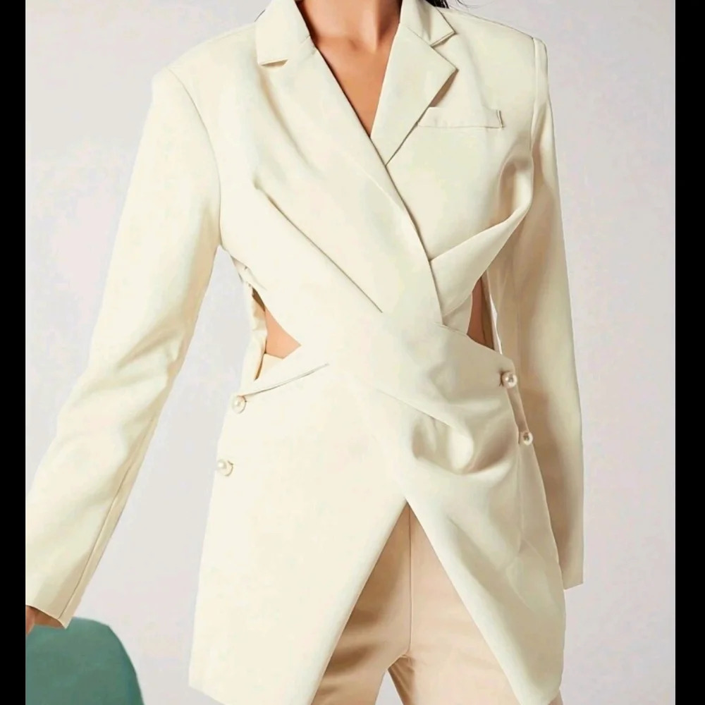 Ladies Fashion Suit, Sexy Hollowed-Out Design Straight Long-Sleeved